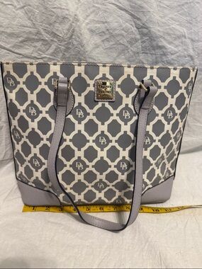 Dooney & Bourke Gray & Cream Geometric Tote